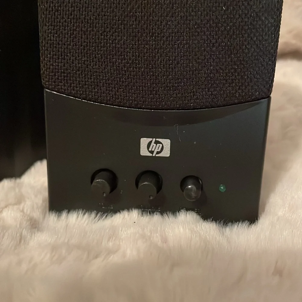 HP Universal Black USB Charging Computer Speakers cable included EUC Set of 2